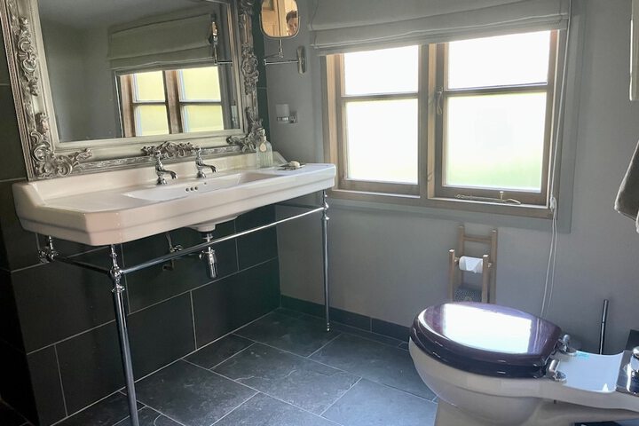 Room 10 of 61