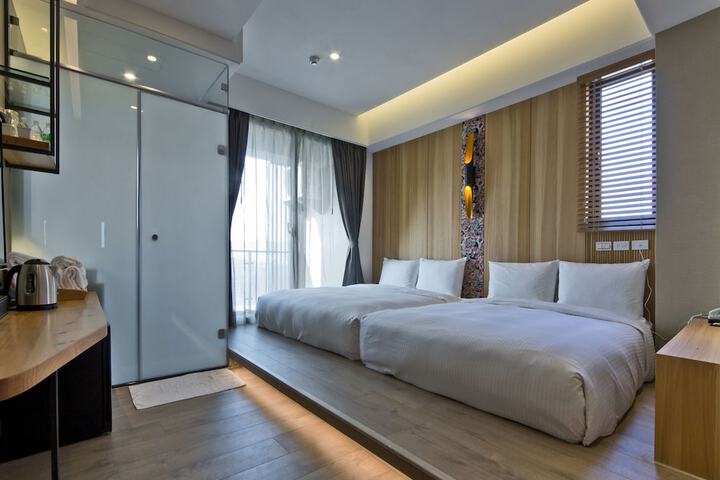 Room 8 of 45
