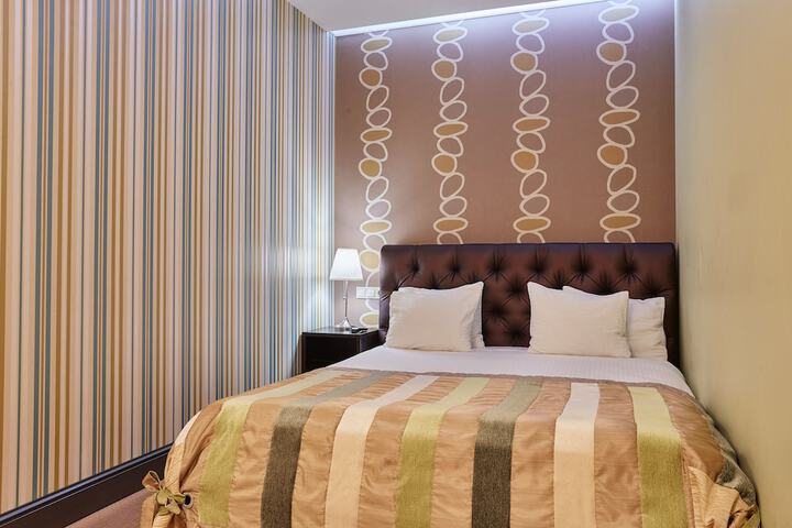 Room 3 of 73