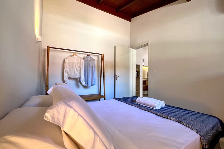 Room 2 of 8