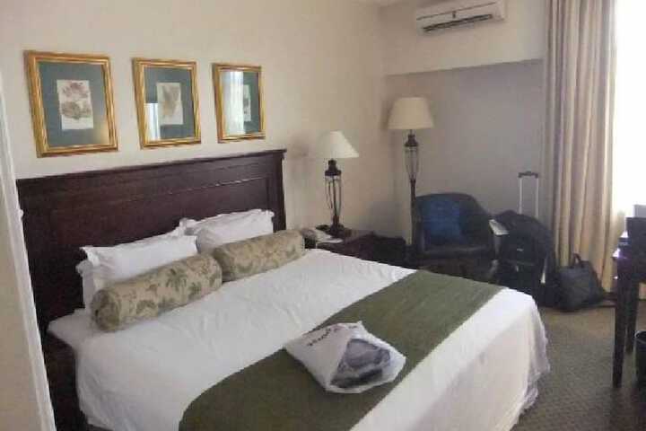 Room 9 of 28