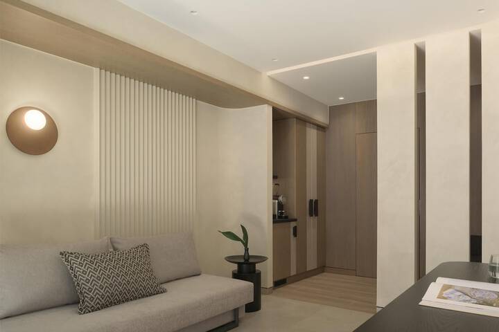 Room 120 of 357