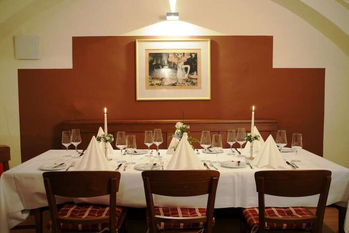 Dining 35 of 47