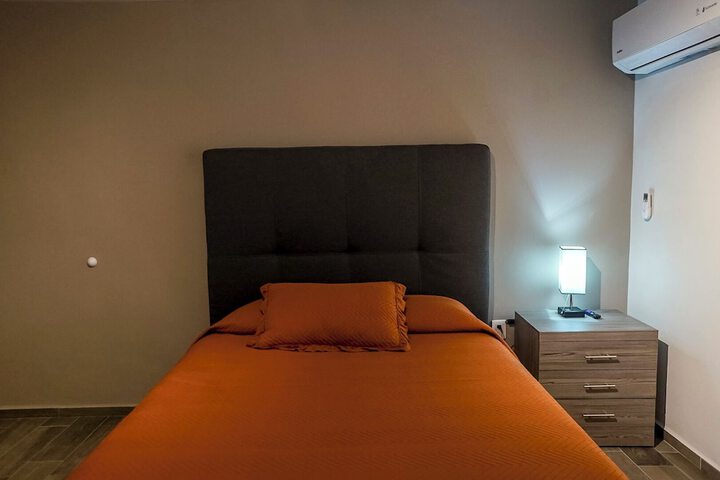 Room 4 of 48