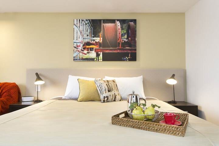 Room 5 of 38