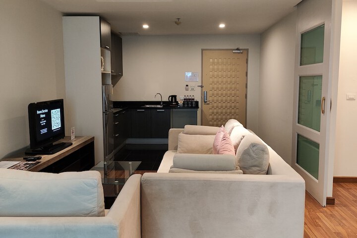 Room 27 of 109