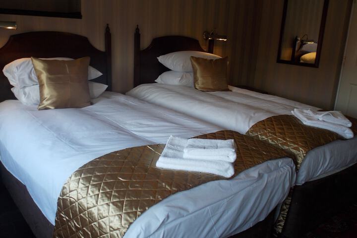 Room 6 of 37