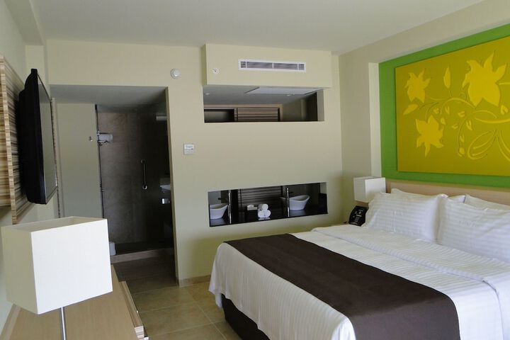 Room 4 of 55