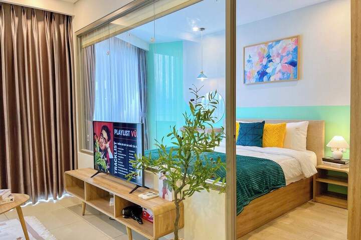 Room 53 of 299