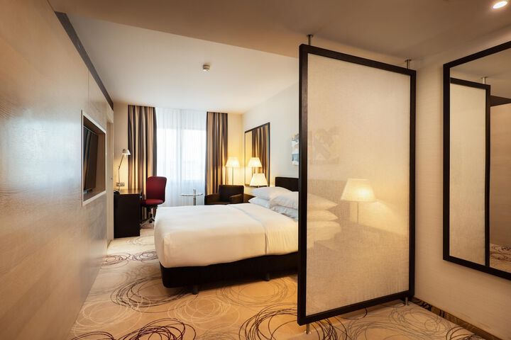 Room 19 of 115