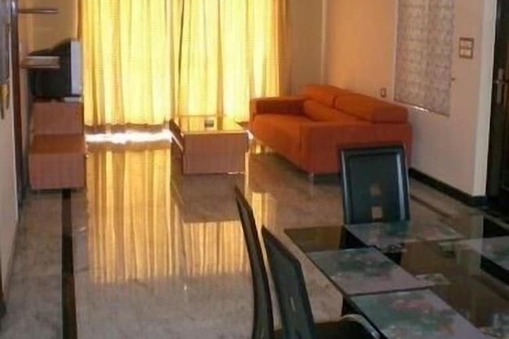 Room 11 of 24