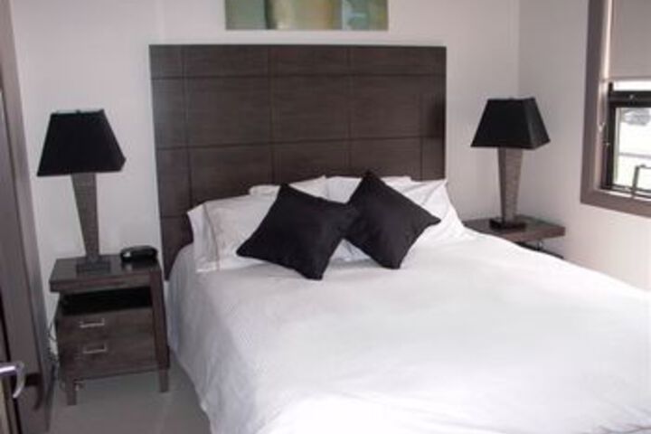 Room 5 of 10
