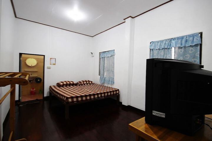 Room 10 of 90