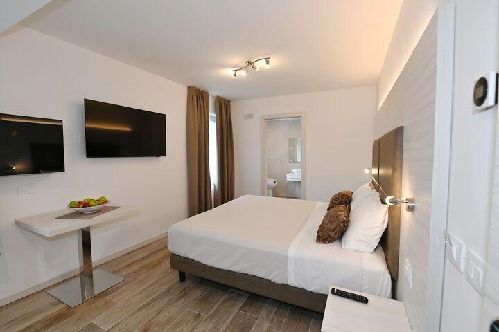 Room 18 of 60