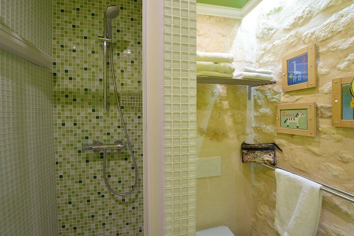 Room 612 of 648