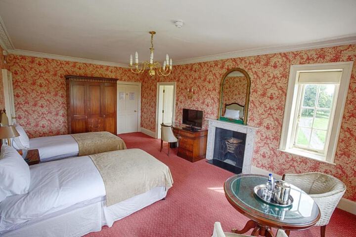 Room 26 of 77