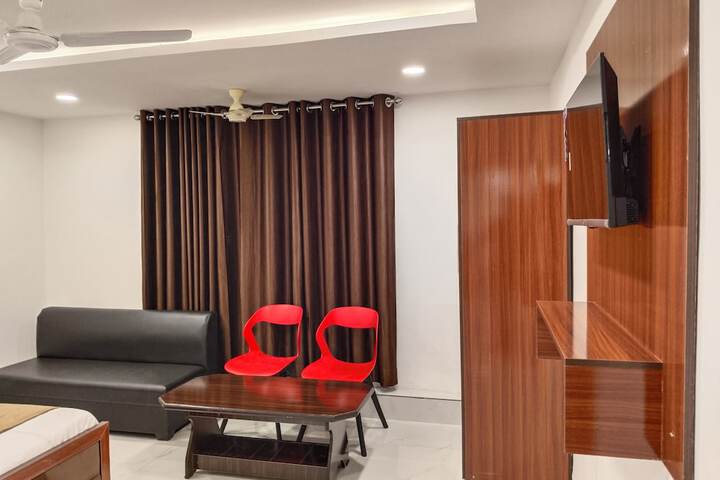 Room 13 of 17