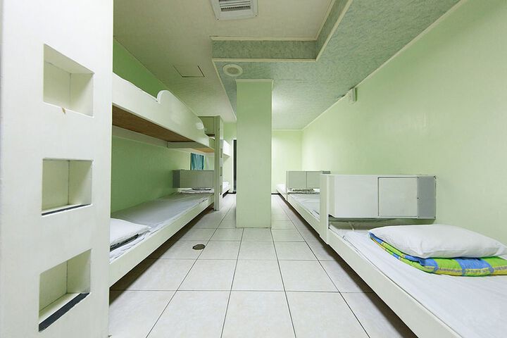 Room 53 of 68