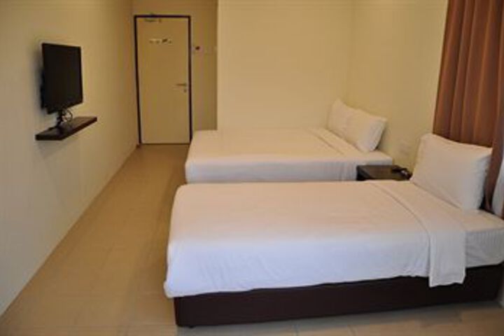 Room 12 of 14