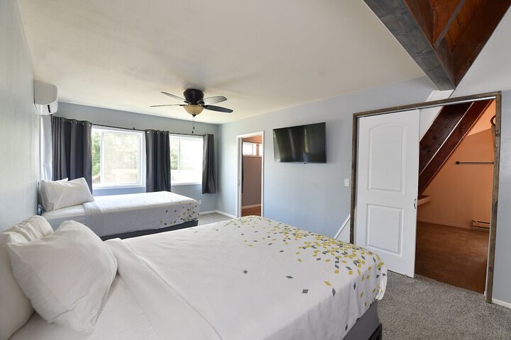 Room 28 of 143