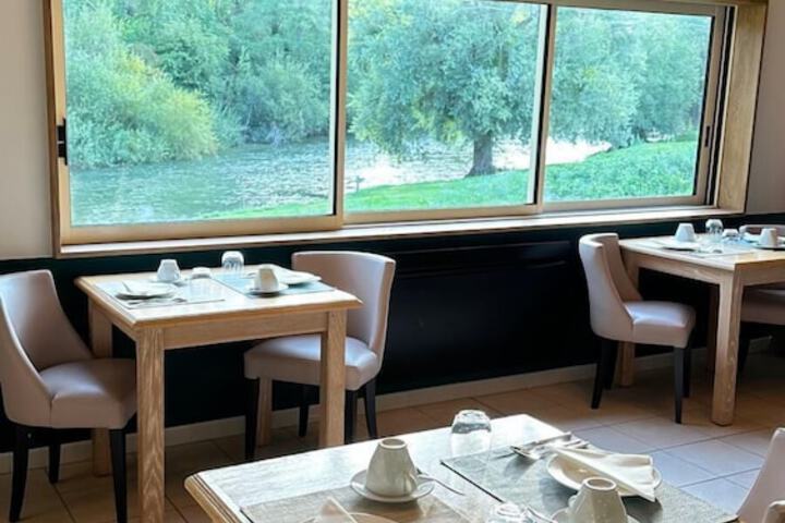 Breakfast/Coffee Service 52 of 64