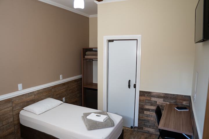 Room 10 of 50