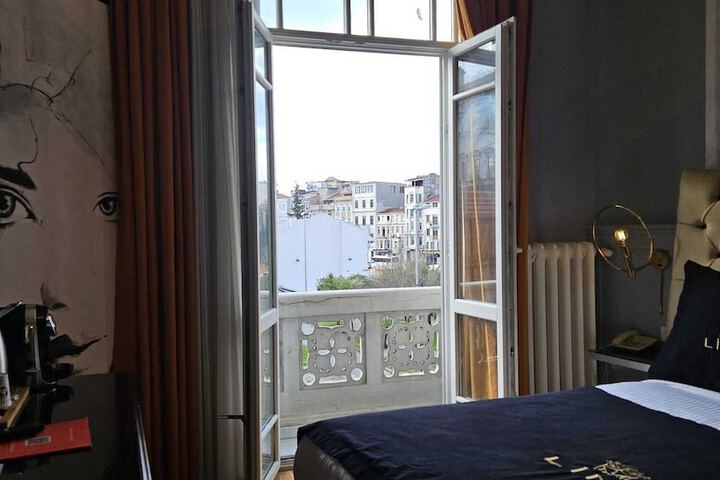 Room 22 of 81