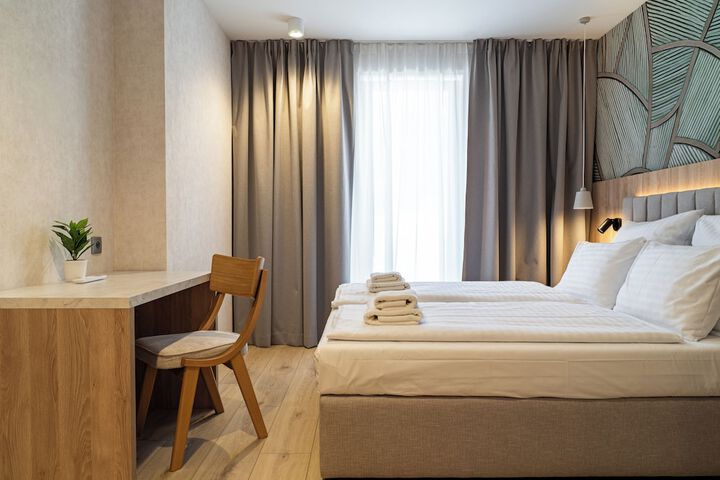 Room 46 of 150