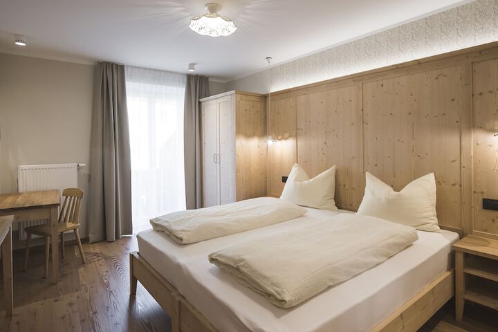 Room 41 of 214
