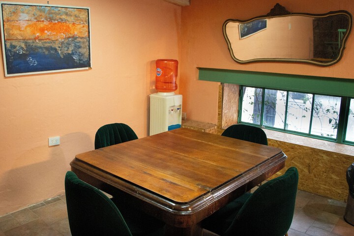 Room 27 of 46