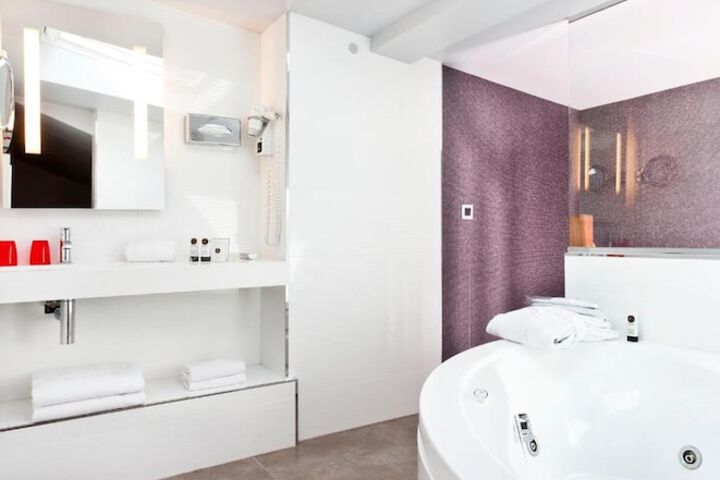 Bathroom Interior Photo