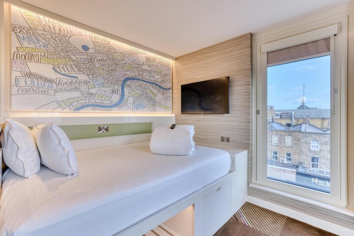 Room 8 of 26