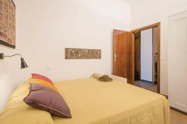 Room 2 of 17