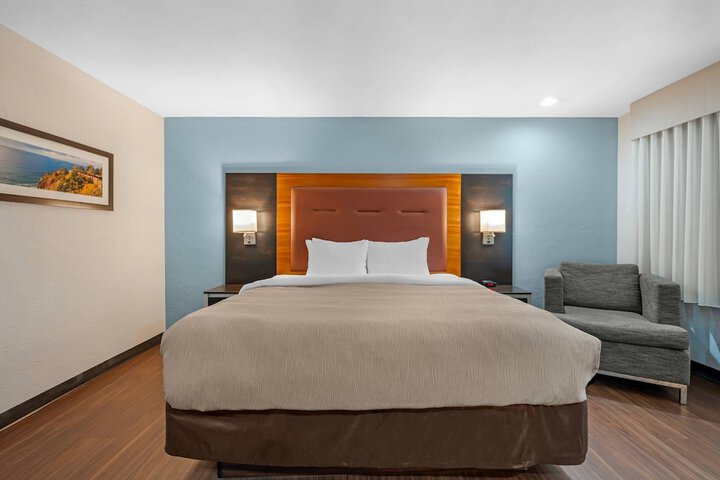 Room 34 of 64