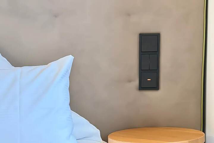 Room 48 of 233