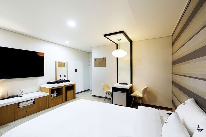 Room 18 of 47