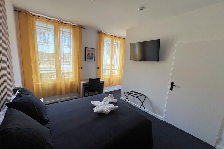 Room 9 of 26
