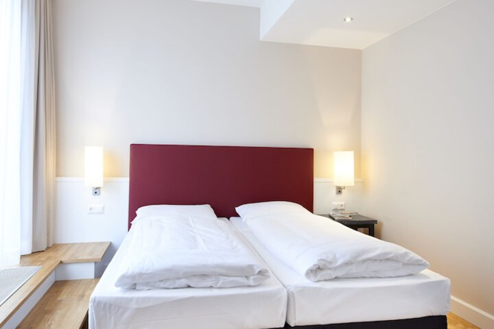 Room 13 of 63