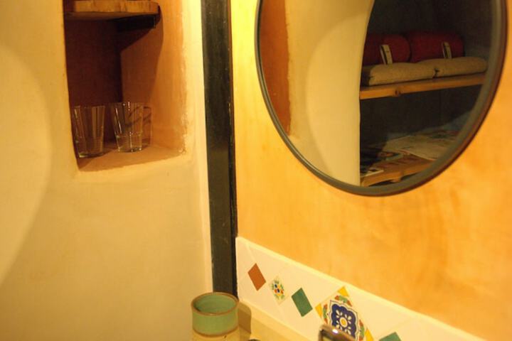 Room 13 of 16