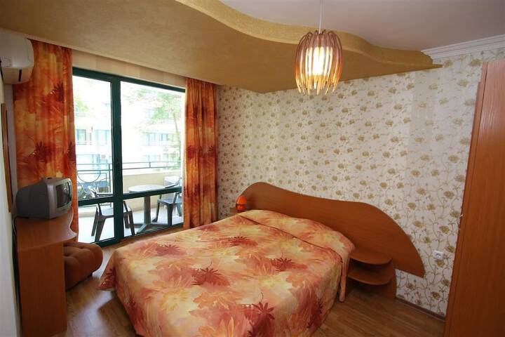 Room 7 of 49