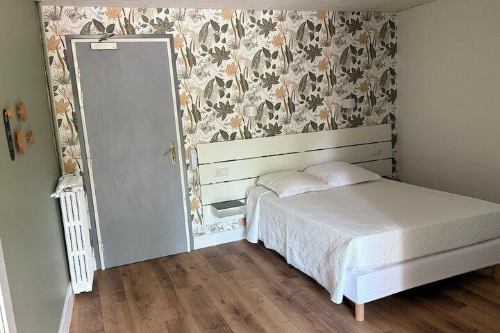 Room 18 of 36