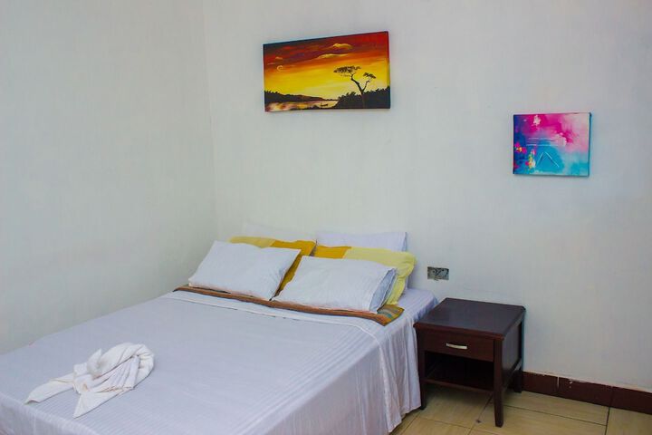 Room 9 of 18