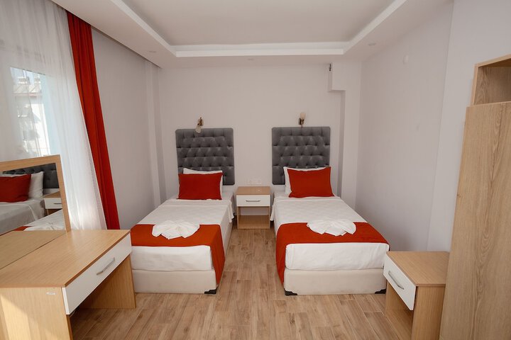 Room 2 of 25