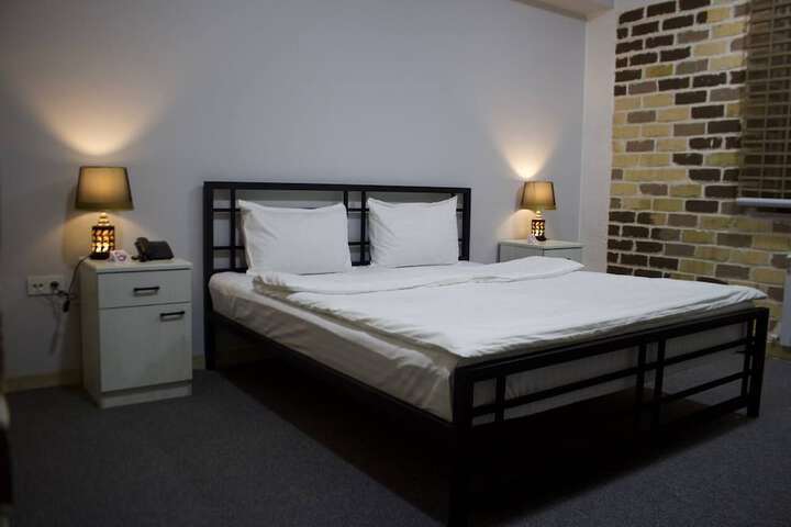 Room 19 of 28