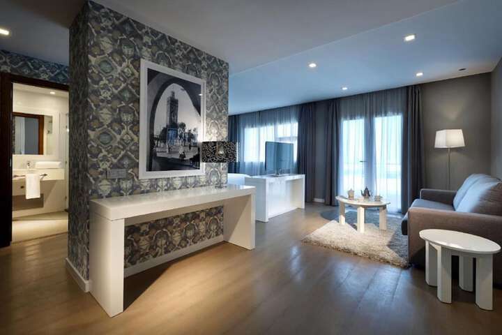 Room 12 of 52