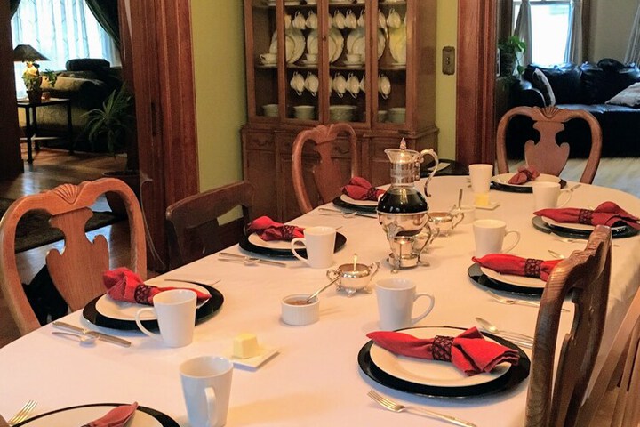 Breakfast/Coffee Service 100 of 124