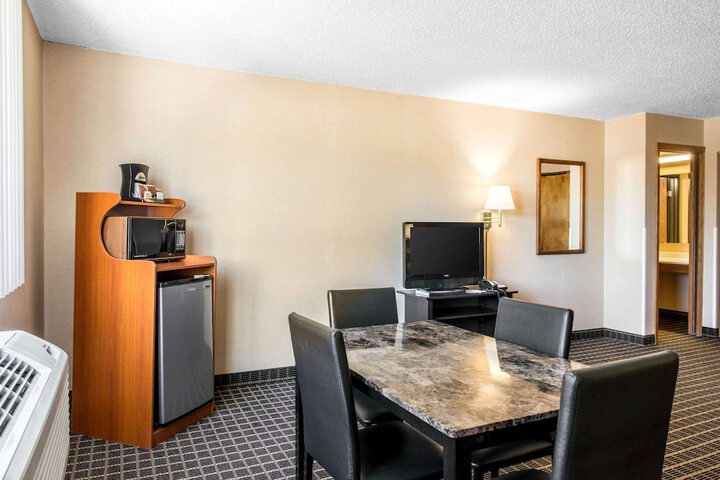 Room 22 of 35