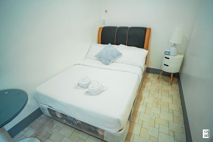 Room 42 of 188