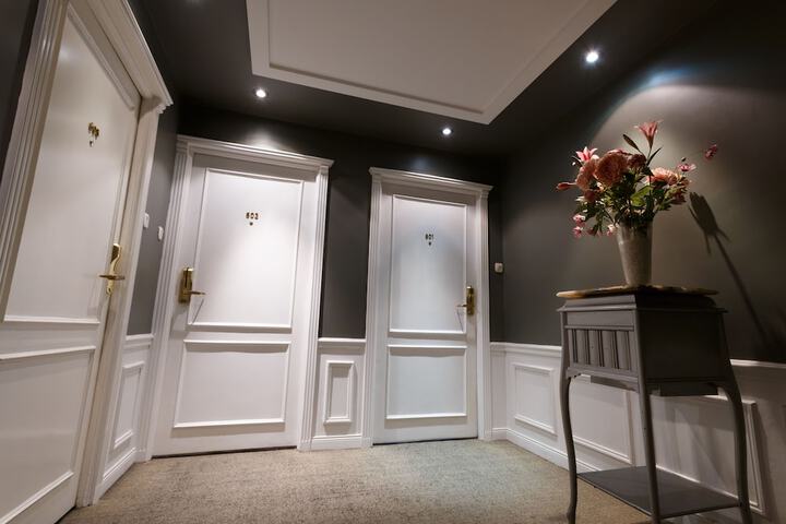 Ballroom/Hall 36 of 38