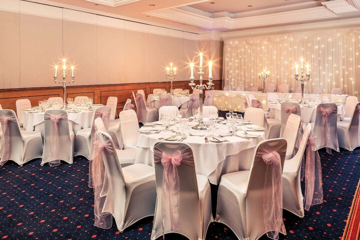 Mercure York Fairfield Manor Hotel York | Bookonline.com
